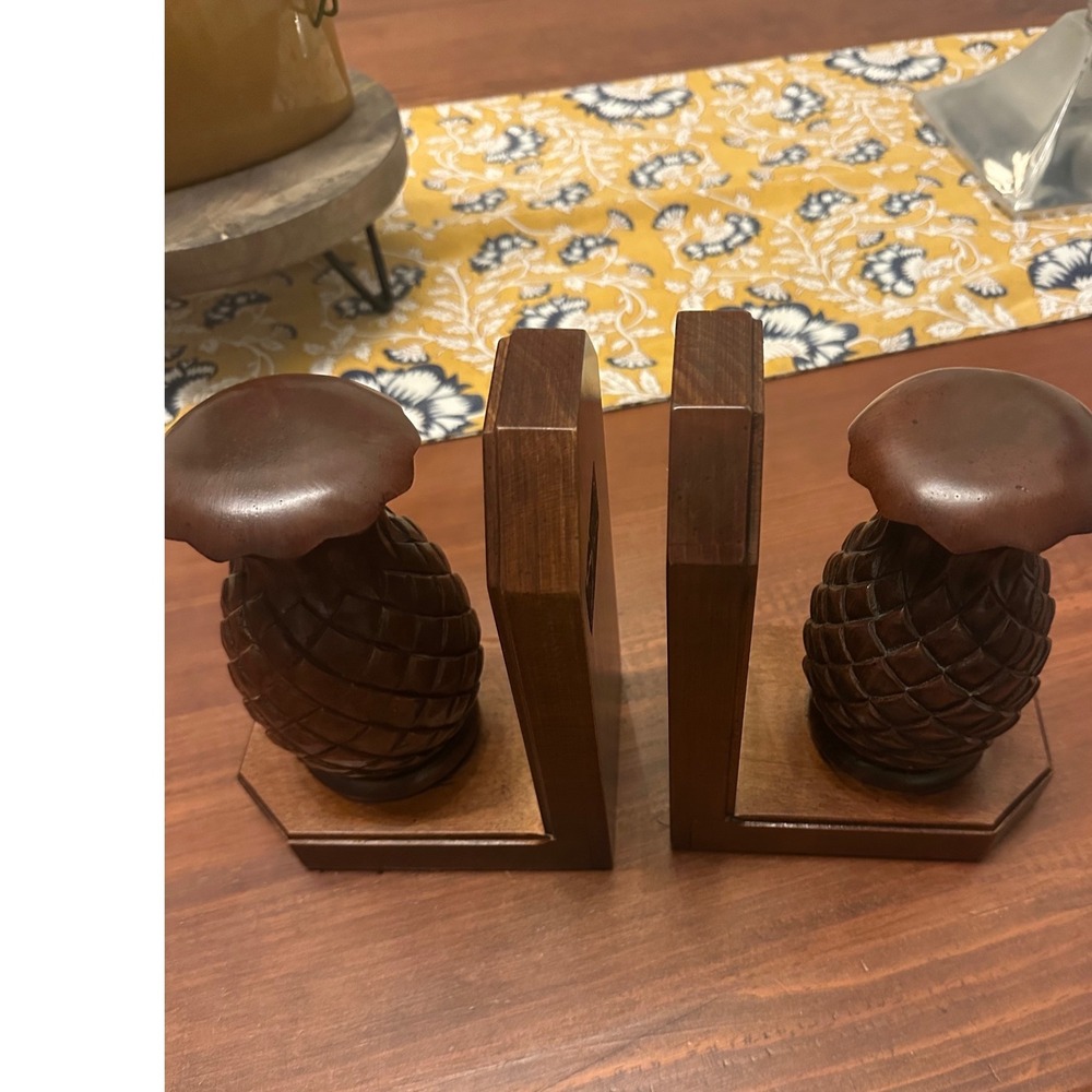 Vintage‎ Wooden Pineapple Bookends Set Decorative Desk Shelf Decor  EUC